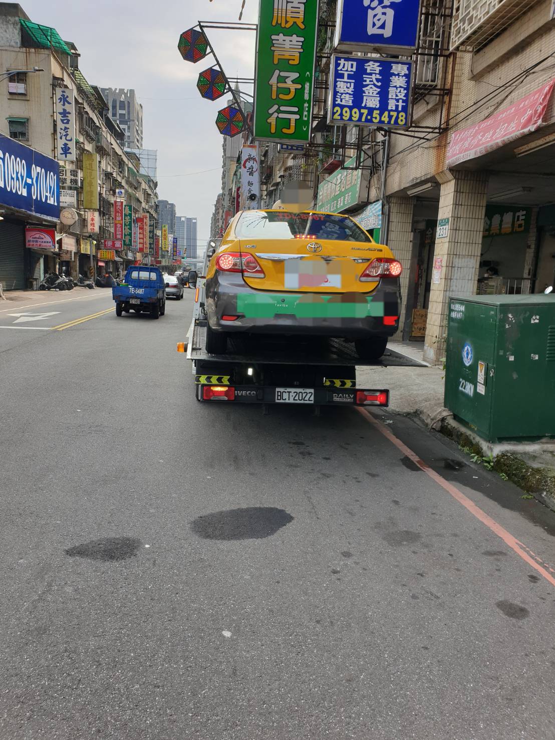 道路救援.拖吊.拖車電話:0913177311-(LINE:0913177311)  輪胎打滑.泥地打滑.泥地拖吊.泥地救援.泥地拖車. 刁車救援.沙灘刁車.沙灘脫困.泥地脫困.沙灘道路救援. 沙灘拖吊車.泥地道路救援.泥地拖吊車.重機道路救援.汽車道路救援. 機車道路救援.接電