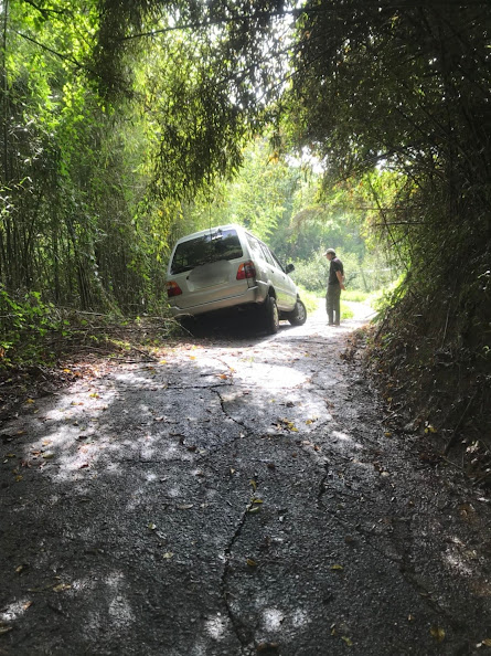 道路救援-拖吊車電話:0913177311，LINE:0913177311