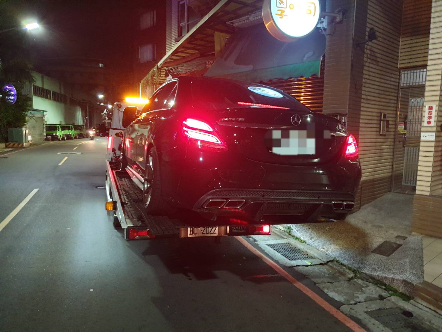 道路救援.拖吊.拖車電話:0913177311-(LINE:0913177311)  輪胎打滑.泥地打滑.泥地拖吊.泥地救援.泥地拖車. 刁車救援.沙灘刁車.沙灘脫困.泥地脫困.沙灘道路救援. 沙灘拖吊車.泥地道路救援.泥地拖吊車.重機道路救援.汽車道路救援. 機車道路救援.接電